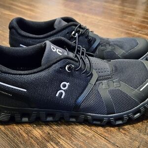 NEW Women's SZ 8 On Cloud 6 Athletic/Casual Shoes - MSRP $160